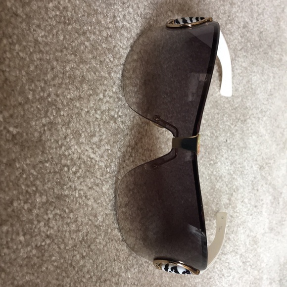 Gucci Designer Sunglasses - Picture 2 of 2